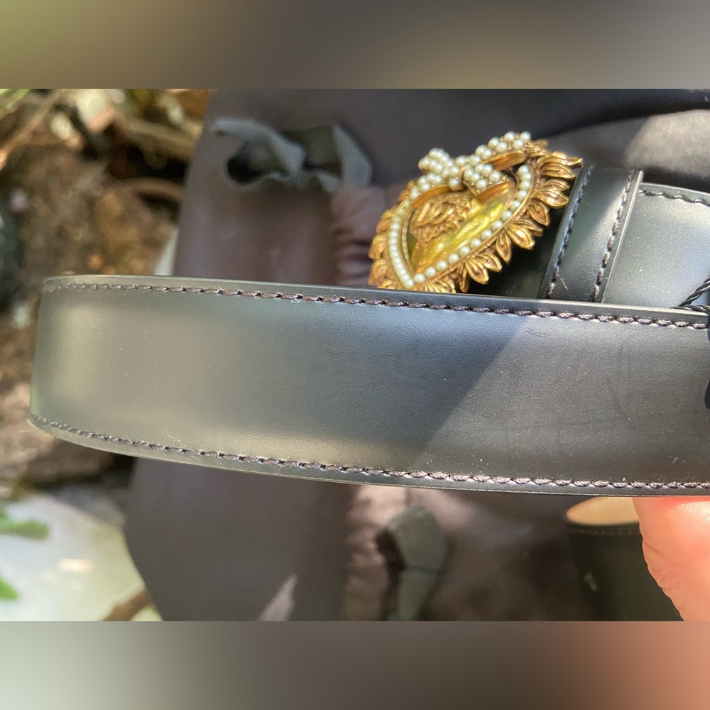 Dolce & Gabbana Devotion Lux Black and Gold Leather Belt. - Picture 7 of 9